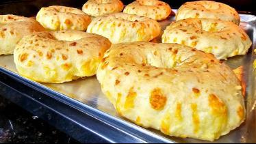 BISCOITO DE QUEIJO CRESCE MUITO I FÁCIL I UMA DEL
