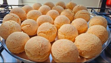  PÃO DE QUEIJO COM POLVILHO DOCE e POLVILHO AZEDO-