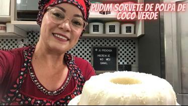 Pudim de polpa de coco verde
