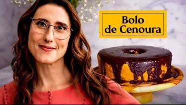 Bolo fofinho de cenoura com calda de chocolate - I